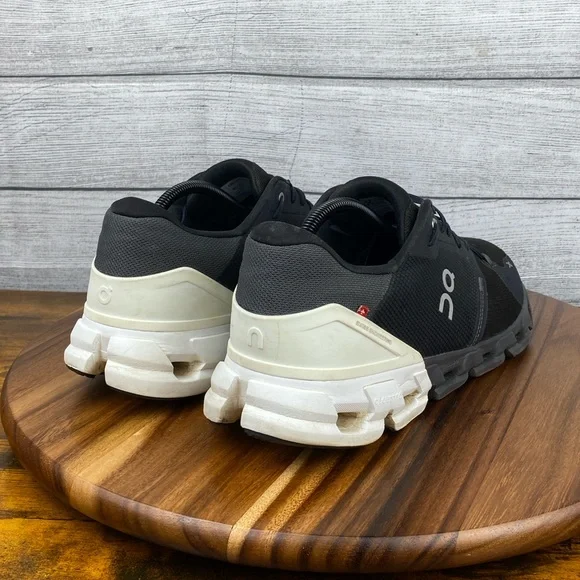 ON Running Cloudflyer 4 Black White Men’s Shoes Sneaker Size 13